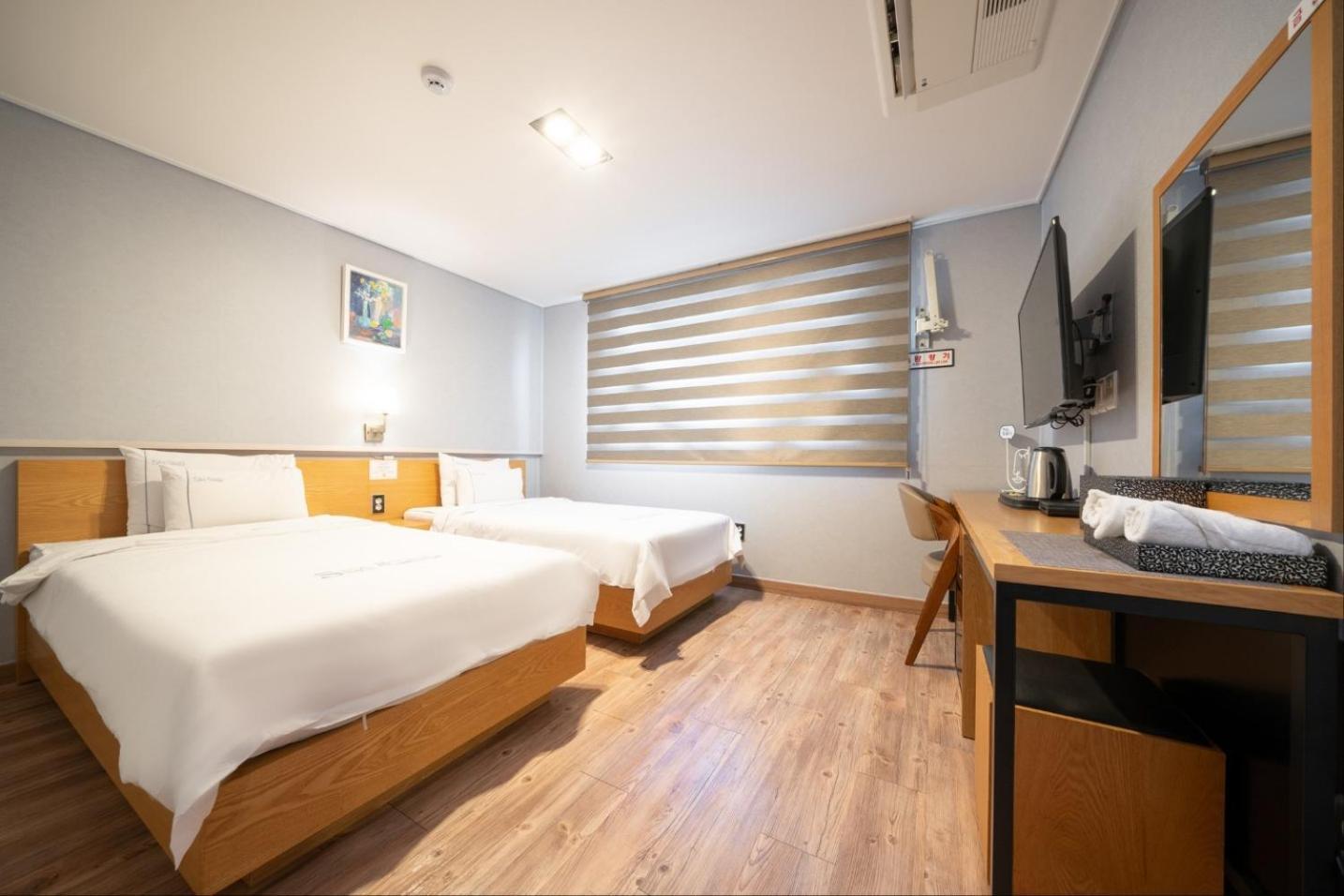 Sea Star Hostel Yeosu Esterno foto
